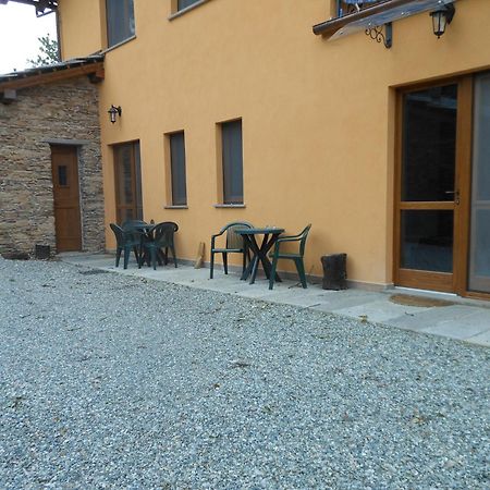 Le Lasarde Venasca Esterno foto